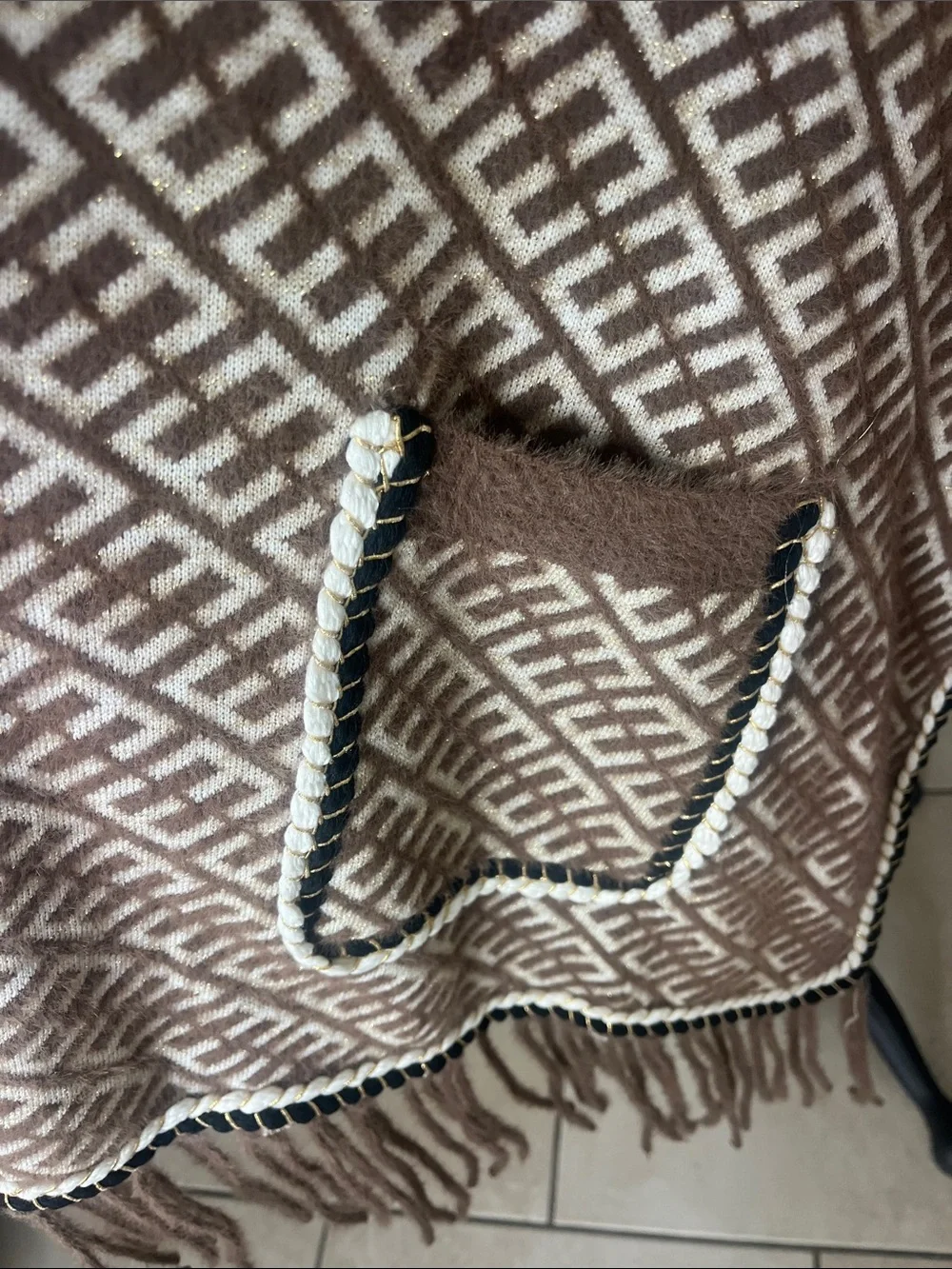 NWT Deep Pink luxurious brown & cream boho faux fur poncho sweater w/fringe - Picture 3 of 9